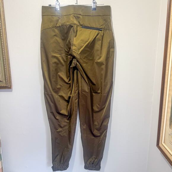 🏃♀️ Athleta Radiant Jogger Pants in Olive Green - Picture 9 of 10